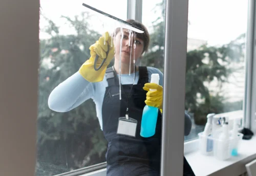 Nettoyage de vitres intérieures et extérieures à Étrechet
